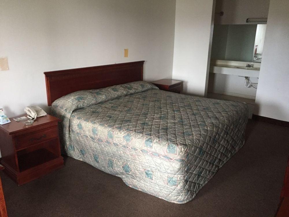 Rodeway Inn Диксон Экстерьер фото